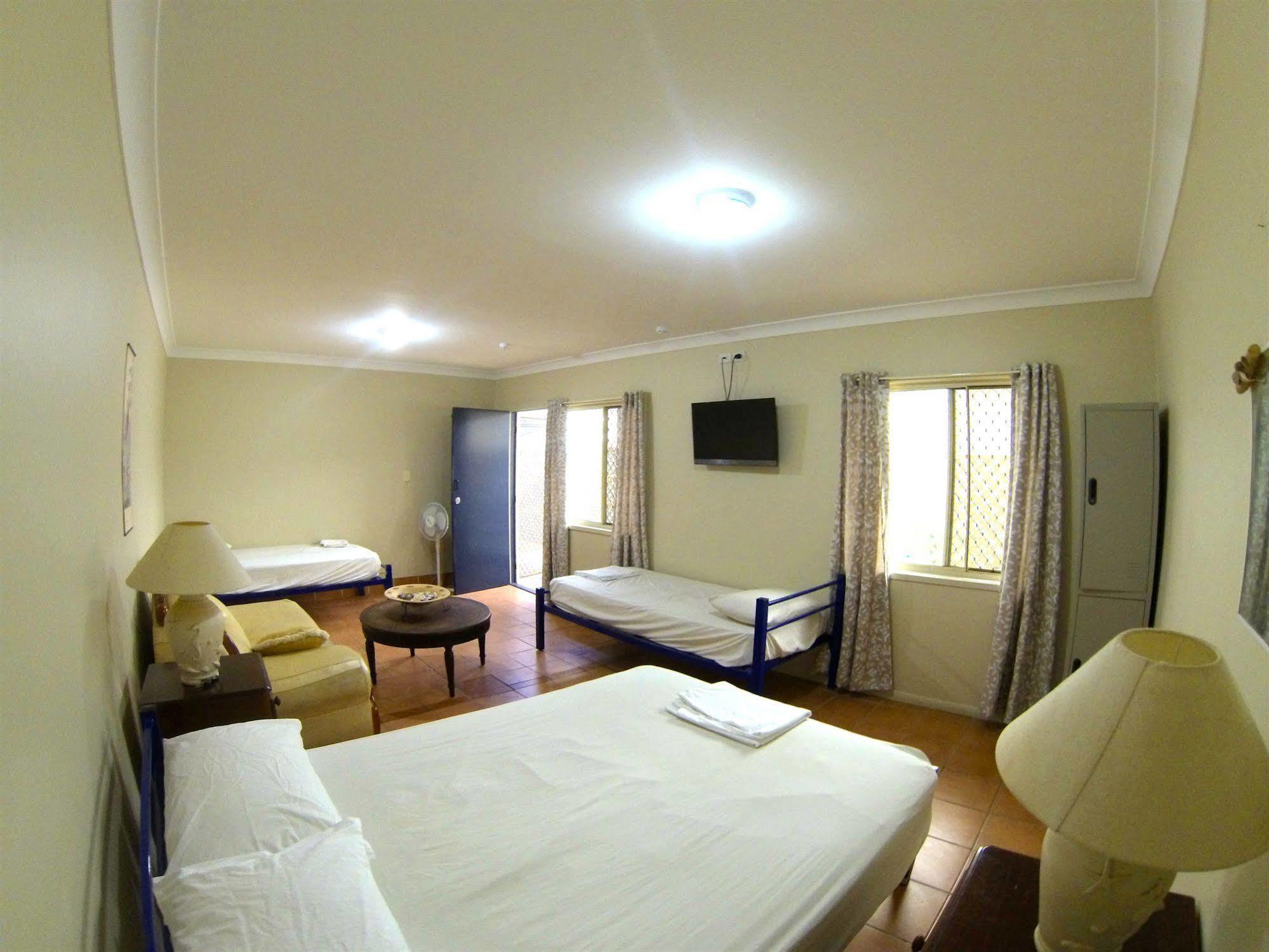 Budds In Surfers Backpackers Gold Coast Exterior foto
